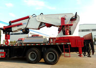 Le boom d'articulation monté par camion de SINOTRUK tend le cou 25 tonnes