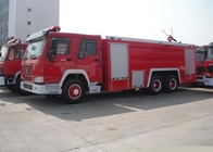 camion de pompiers de délivrance d'ouvrier chargé des pompes de mousse de l'eau de 6X4 LHD