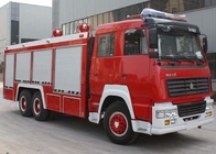 camion de pompiers de délivrance d'ouvrier chargé des pompes de mousse de l'eau de 6X4 LHD