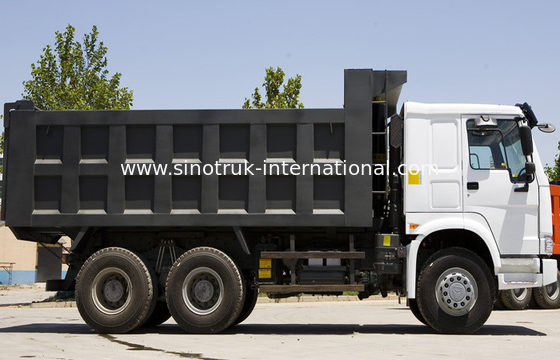 Les roues du camion à benne basculante de verseur SINOTRUK HOWO 10 peuvent charger le sable 25-40tons ou les pierres