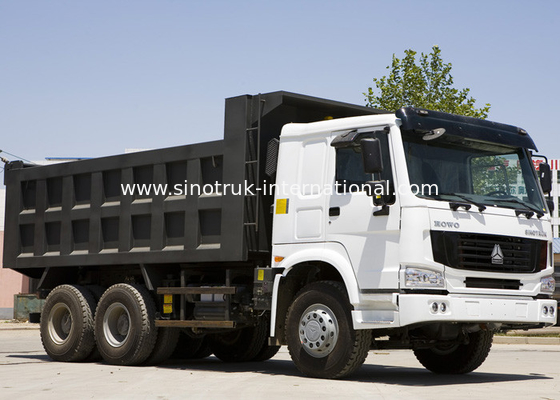 Les roues du camion à benne basculante de verseur SINOTRUK HOWO 10 peuvent charger le sable 25-40tons ou les pierres