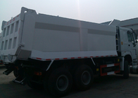 Le camion à benne basculante de verseur SINOTRUK HOWO 10 roule des marchandises de la charge 25-40tons du mètre 10-25cubic