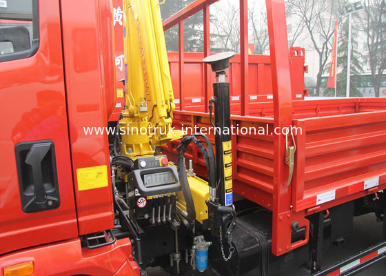 Le camion de LHD 4X2 a monté la tonne SINOTRUK ZZ1127G4215C1 de la grue 3,2 de boom