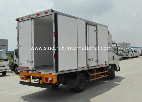 140 camions de boîte de réfrigérateur de moteur de HP, 8 tonnes de RHD 4X2 ont frigorifié le camion de nourriture