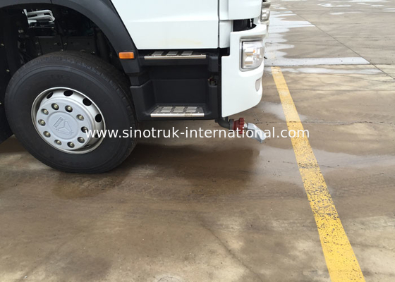 l'eau du camion de réservoir de l'eau 20CBM SINOTRUK HOWO LHD 6X4 arrosant l'OIN de camion de réservoir