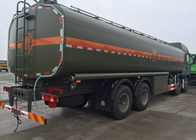 Camion-citerne aspirateur stable de carburant SINOTRUK HOWO 30 - 40 tonnes pour le transport 8X4 RHD d'huile