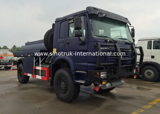 Essence de HOWO 4X4 LHD transportant des camions-citernes aspirateurs de camion/pétrole de réservoir de stockage de pétrole