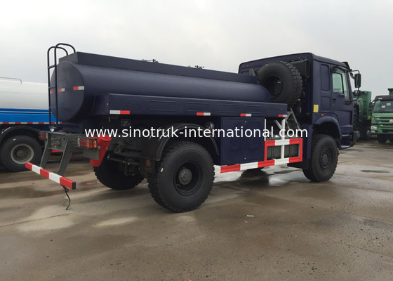 Essence de HOWO 4X4 LHD transportant des camions-citernes aspirateurs de camion/pétrole de réservoir de stockage de pétrole
