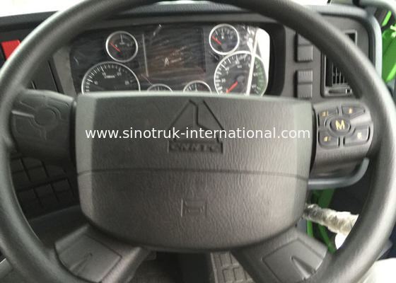 Camion à benne basculante lourd de SINOTRUK HOWO RHD 6X4 pour le chargement de matériau de construction
