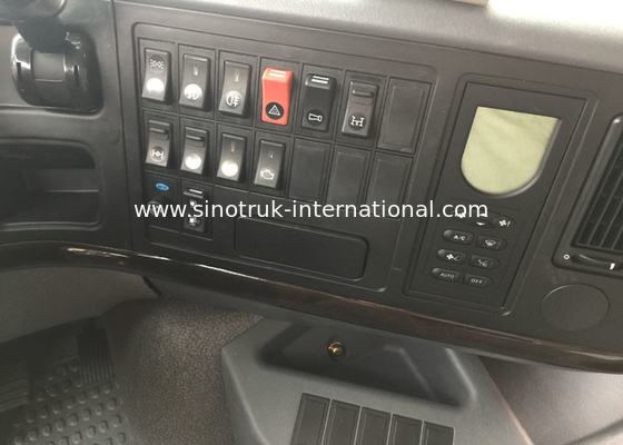 Tonnes de cargaison de la capacité 25 - 40 de camion de pneu du châssis SINOTRUK HOWO ZZ1257N4641W TR691