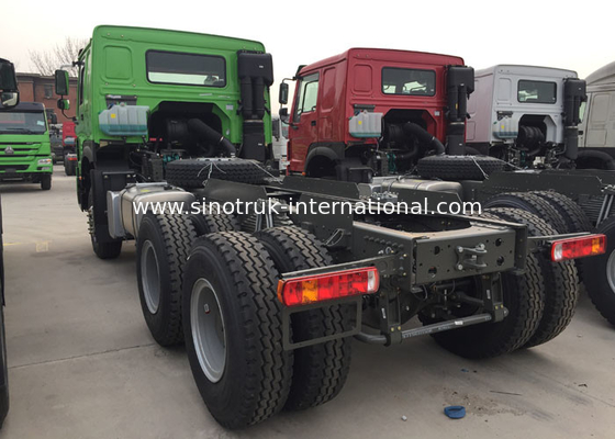 Tonnes de cargaison de la capacité 25 - 40 de camion de pneu du châssis SINOTRUK HOWO ZZ1257N4641W TR691