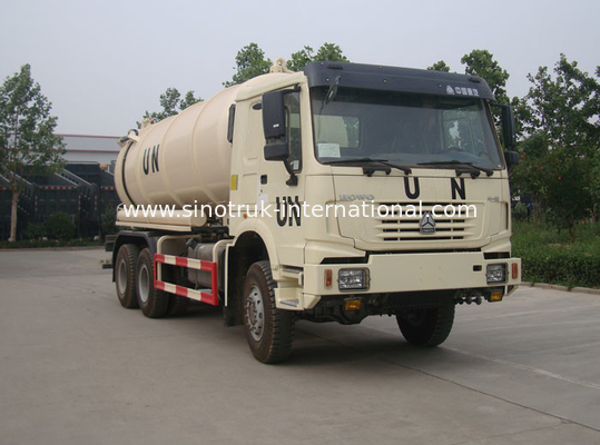 Type d'entraînement 6×4 camion d'aspiration d'eaux d'égout avec la pompe avec le système de contrôle hydraulique