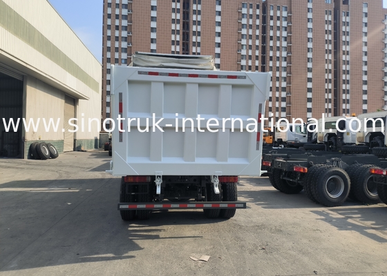 Sinotruk Howo camion de décharge à bascule 380hp 6 × 4 20CBM blanc avec bâche automatique