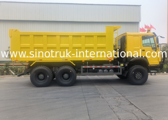 Sinotruk Howo camion de décharge à bascule 6 × 6 à traction intégrale avec 14.00R20 pneumatique unique 380 ch