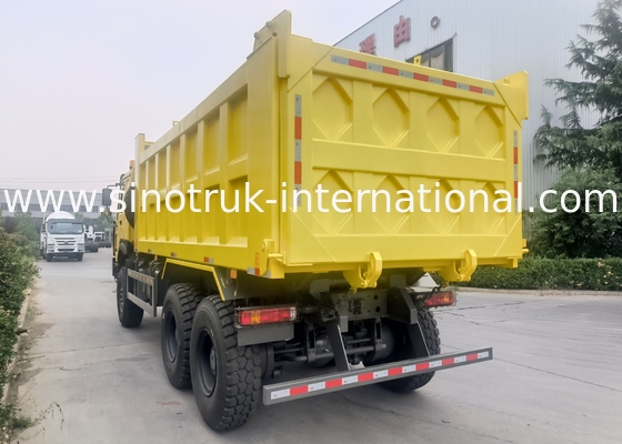 Sinotruk Howo camion de décharge à bascule 6 × 6 à traction intégrale avec 14.00R20 pneumatique unique 380 ch