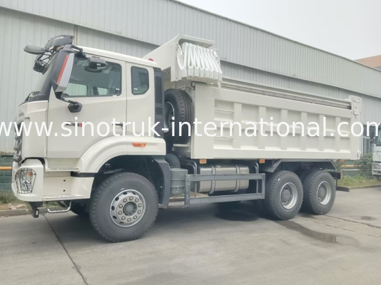 30 - 40 tonnes RHD 10 roues Tarpaulin Sinotruk Howo 6x4 camion à bascule pour la construction
