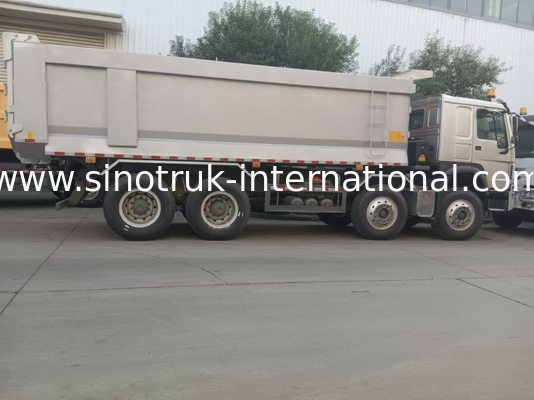 Camion à bascule SINOTRUK HOWO 400HP 12 roues LHD 40Tons 30CBM ZZ3317V3567B1