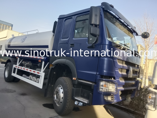 Le camion à réservoirs d'eau SINOTRUK bleu