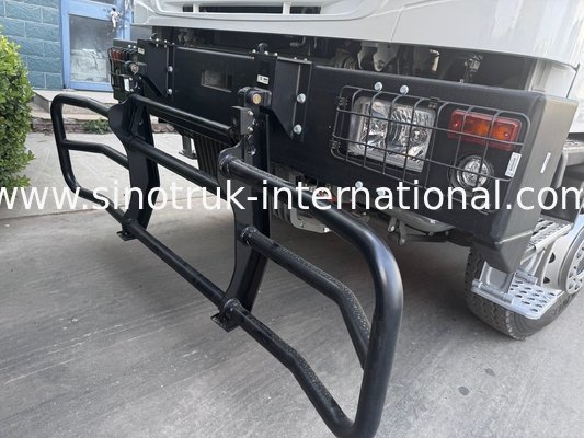 SINOTRUK HOWO 371HP camion de décharge à bascule Construction Vieille façade avant pare-chocs militaires pour les zones minières