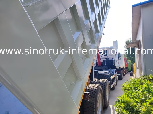 26.91CBM puissant HOWO TX 8x4 camion à décharge avec 12.00R20 roue