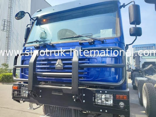 Camion de carburant HOWO 8*4 400HP LHD robuste avec système à double réservoir de 40 CBM pour la distribution de carburant longue distance