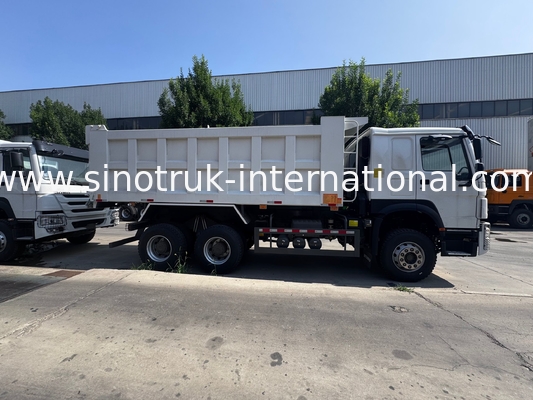 Moteur SINOTRUK 371HP 6 × 4 LHD HOWO Camion Benne Blanc 19-20CBM Levage central