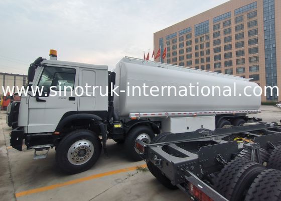 Camion de transport de pétrole avec moteur de 400 ch : la solution parfaite pour une livraison d'huile en toute sécurité