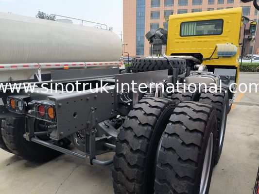 Transporteur polyvalent et robuste avec dimensions de la caisse de chargement 5800*3200*1800mm et cabine de camion HW7D