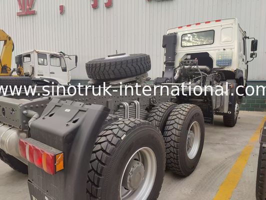 SINOTRUK 430 chevaux tracteur 6 × 4 avec pare-chocs militaire