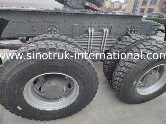 SINOTRUK 430 chevaux tracteur 6 × 4 avec pare-chocs militaire