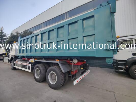 SINOTRUK camion poubelle à bras d'hameçon avec bras d'hameçon HYVA de 20 tonnes, châssis à empattement 43 et volume de conteneur personnalisable