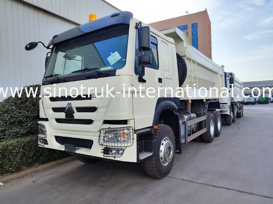 Camion benne HOWO blanc en forme de U de 371 ch avec performances supérieures de levage intermédiaire