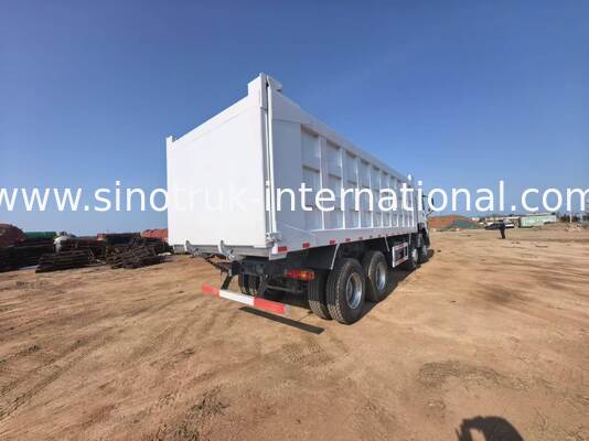 Camion à décharges à bascule Moteur de charge lourde de 40 à 50 tonnes de capacité de charge, moteur diesel de 375 chevaux et longueur de la boîte de chargement de 7300 mm