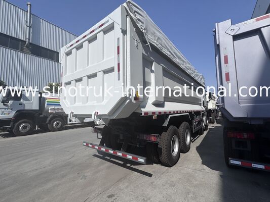 SINOTRUK HOWO NX Cab Tipper Dump Truck 380HP 6X4 Un feu d'avertissement avec une bâche