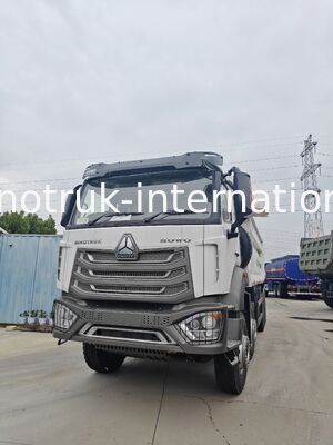 Camion benne basculante HOWO 8X4 380HP NX avec bâche latérale RHD
