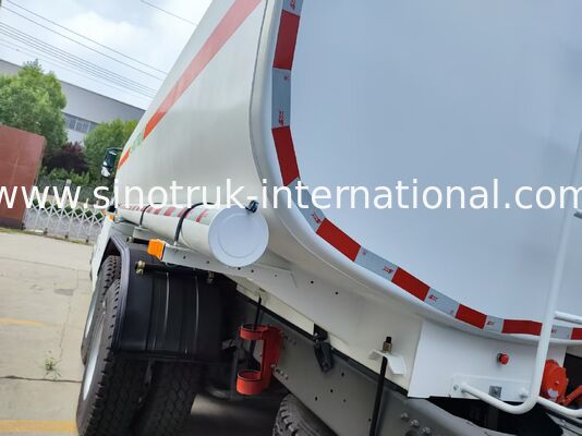 Camion-citerne blanc HOWO TX 6×4 336CV | Réservoir de carburant de 25 m³, performances de transport stables
