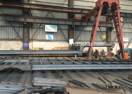 3 axes 80 tonnes de remorque à plat hydraulique de 17m pour les machines de chargement de construction
