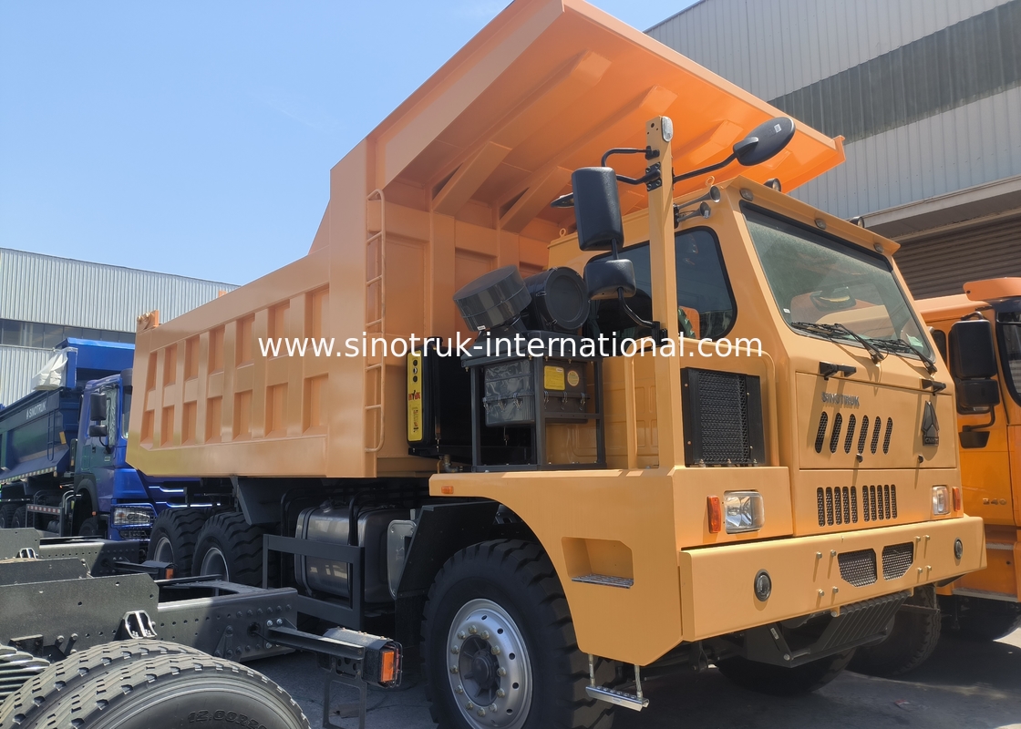Sinotruk Howo Mining Tipper Dump Truck 90Tons 6 × 4 Corps de chargement en acier à haute résistance