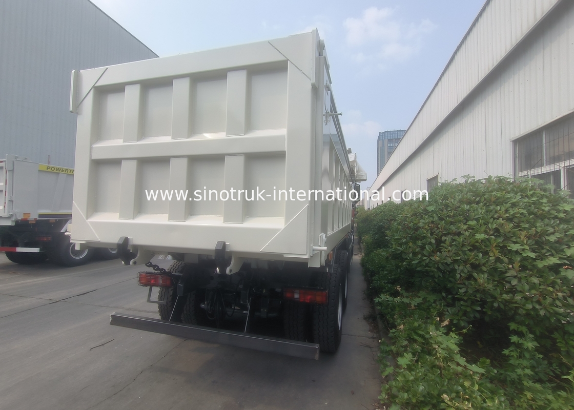 Camion à décharge à décharge de Sinotruk Nouveau 6 × 4 Nx 20CBM Blanc Avec bâche automatique