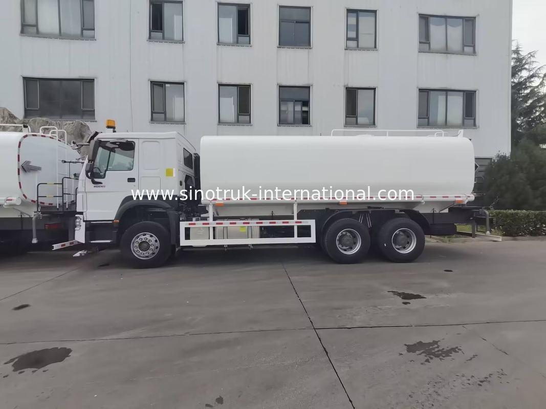 Sinotruk HOWO Blanc RHD 6x4 Camion réservoir d'eau ZZ1257V4347B1 Avec fonction de rinçage haute pression