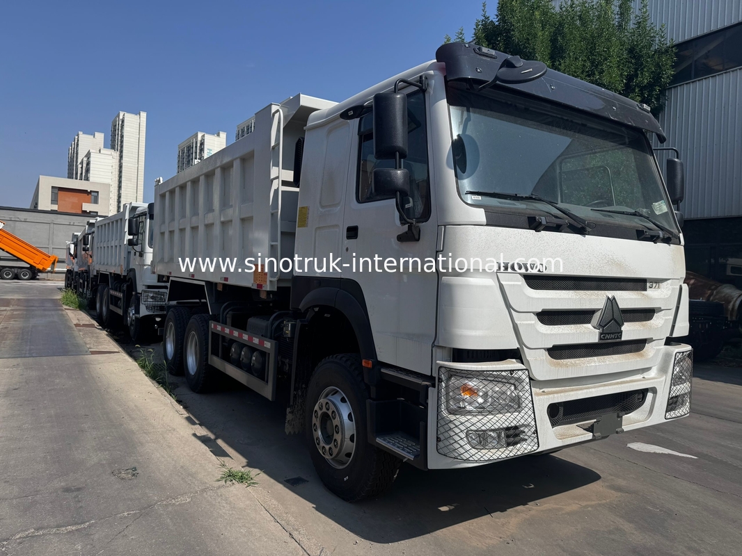 Moteur SINOTRUK 371HP 6 × 4 LHD HOWO Camion Benne Blanc 19-20CBM Levage central