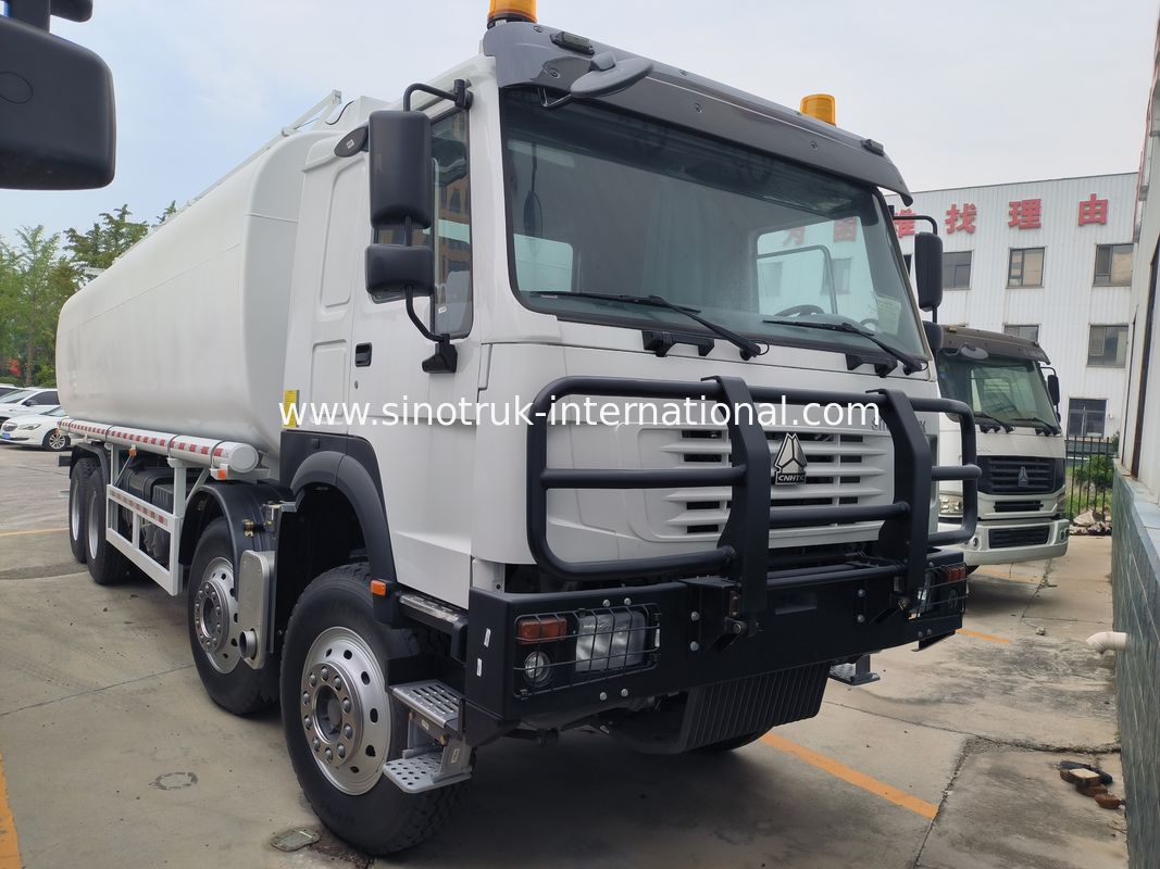 Camion de transport de pétrole avec moteur de 400 ch : la solution parfaite pour une livraison d'huile en toute sécurité