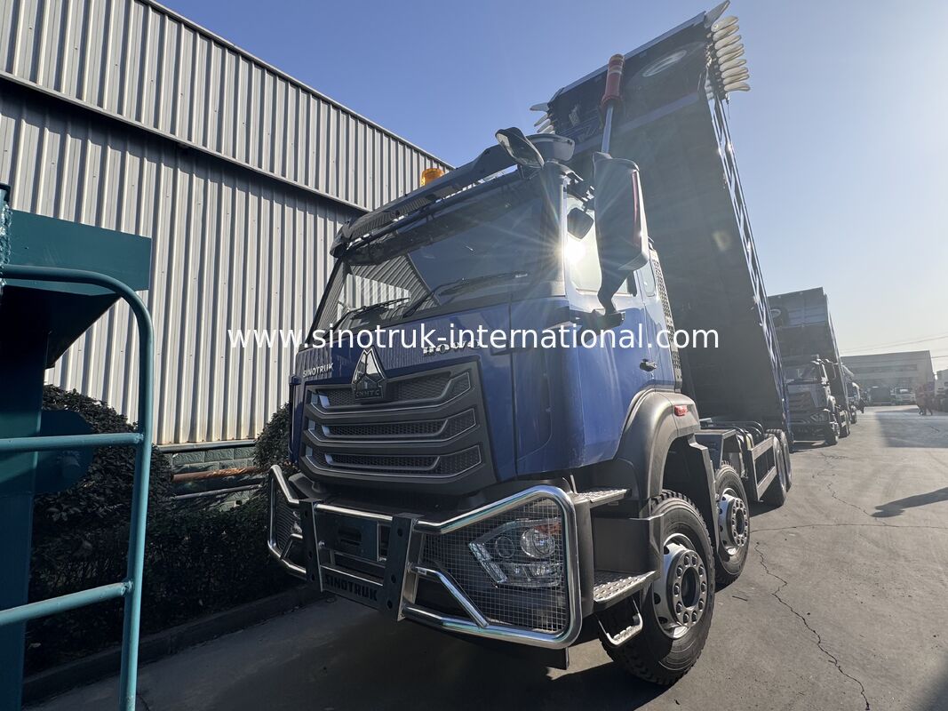 Sinotruk HOHAN Nouveau Camion Benne HOWO 8X4 371ch Cabine H77L Bleu Avec bâche électrique Conduite à droite