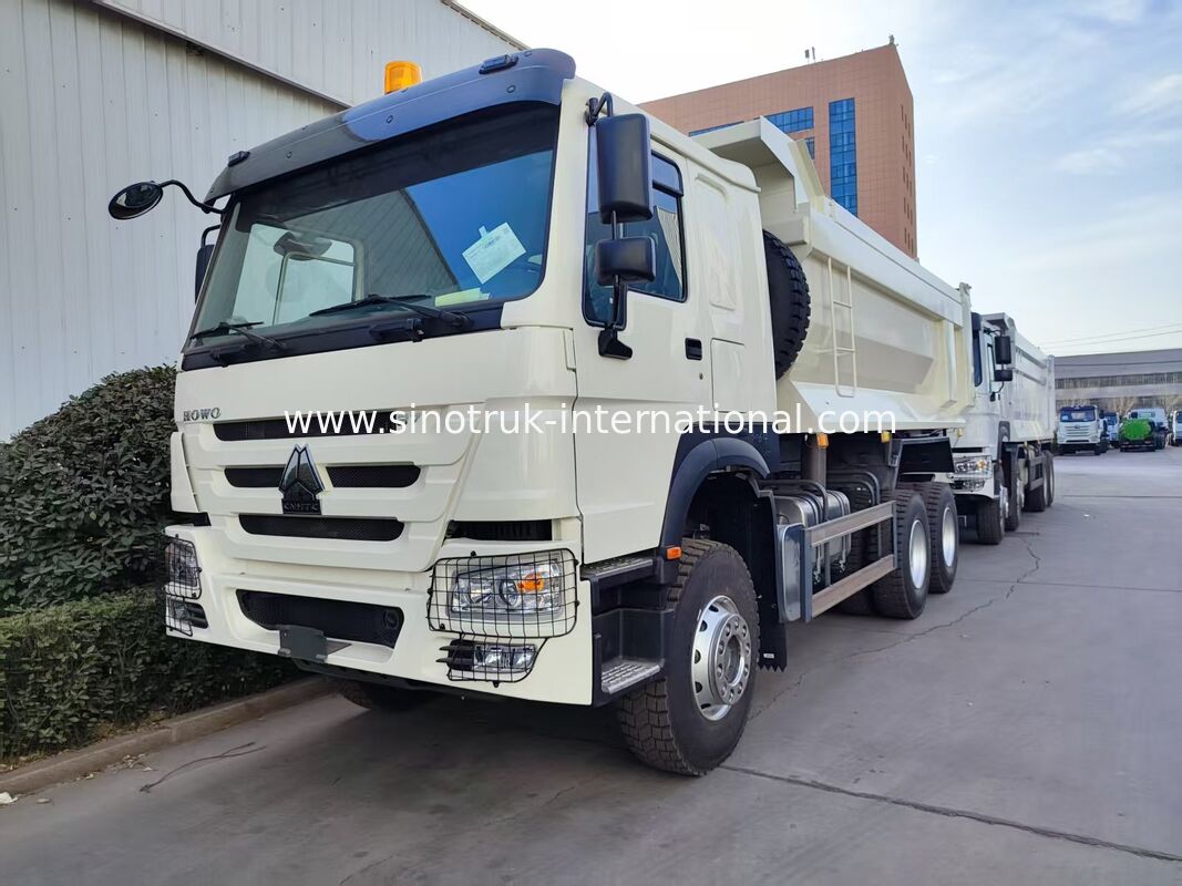 Durable HOWO 6×4 371HP 20CBM camion de décharge blanc avec un corps en acier de haute résistance pour le travail lourd