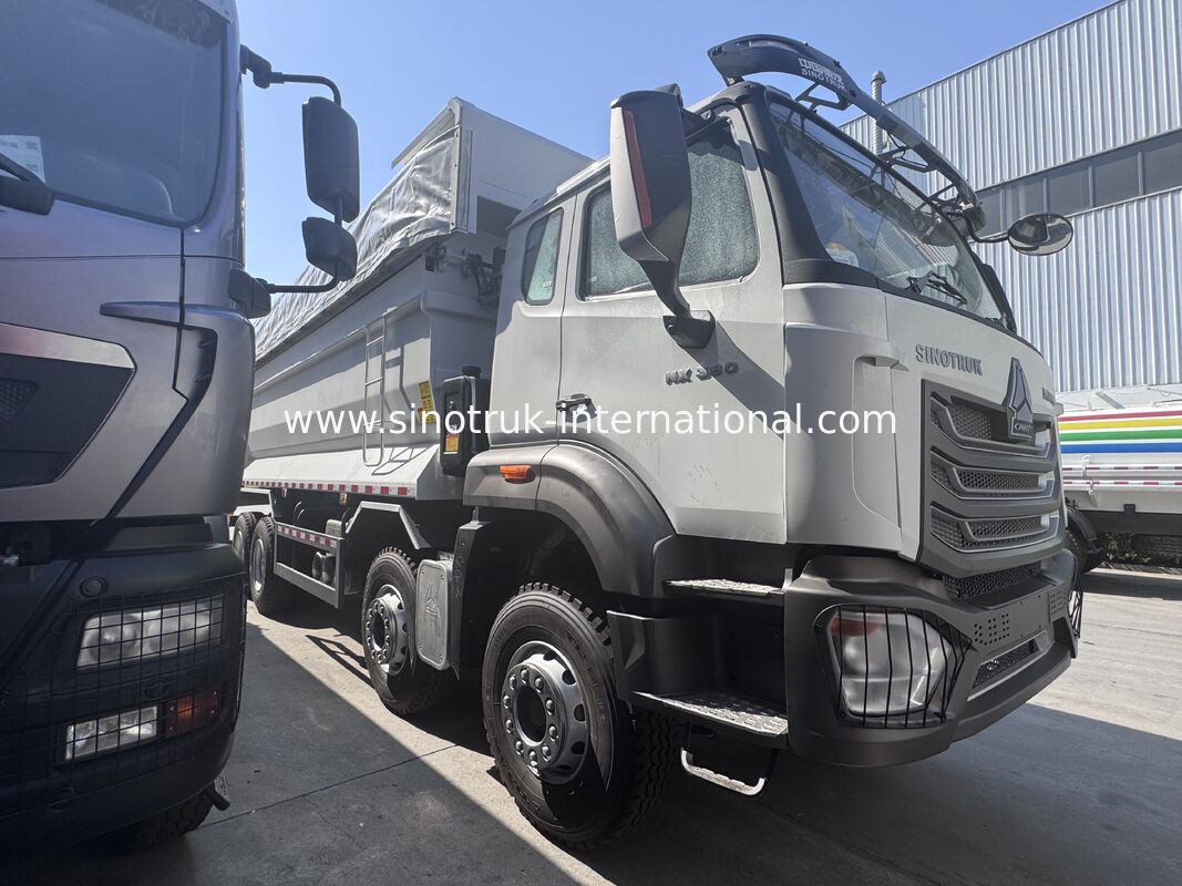 SINOTRUK HOWO NX Cab Tipper Dump Truck 380HP 6X4 Un feu d'avertissement avec une bâche