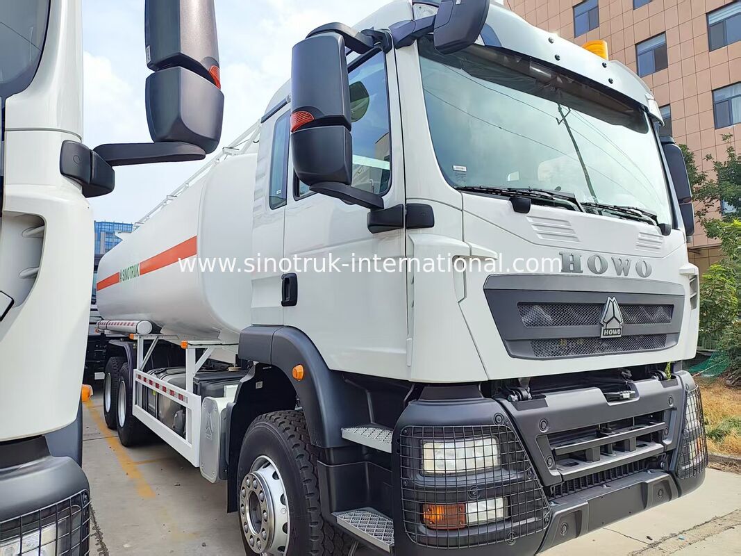Camion-citerne blanc HOWO TX 6×4 336CV | Réservoir de carburant de 25 m³, performances de transport stables