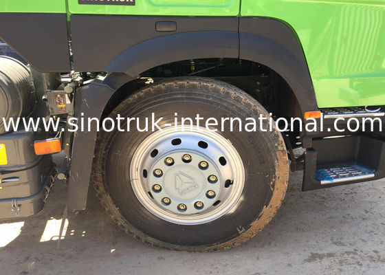 Low Fuel Consumption SINOTRUK HOWO Tractor Trailer Truck 290HP Single Bed