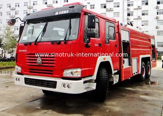 Le feu moderne et véhicules de sauvetage de SINOTRUK HOWO arrosant l'équipement de camion