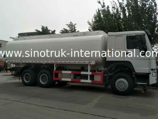 Blanc du camion 10Wheels 400Hp de réservoir de stockage de pétrole de SINOTRUK HOWO 6X4 25CBM