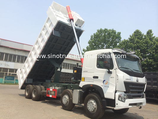 Camion à benne basculante résistant de SINOTRUK HOWO A7 8X4 pour la construction ZZ3317N3867N1